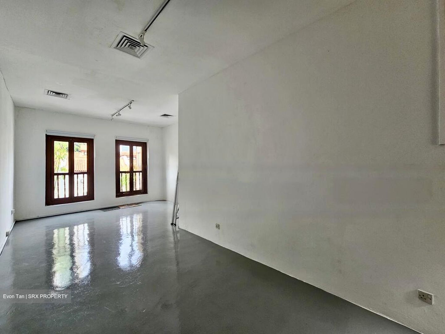 Smith Street (D1), Office #477972991